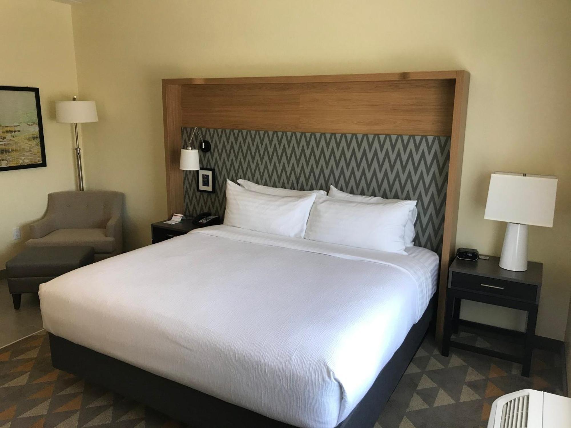 Holiday Inn & Suites Arden - Asheville Airport By Ihg Eksteriør billede