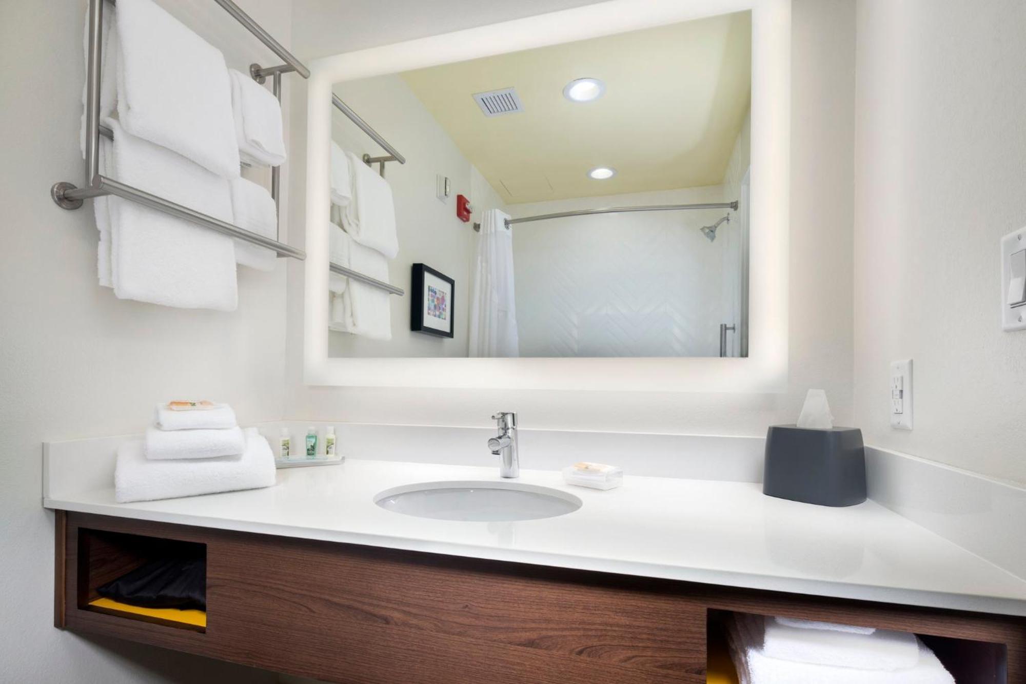 Holiday Inn & Suites Arden - Asheville Airport By Ihg Eksteriør billede