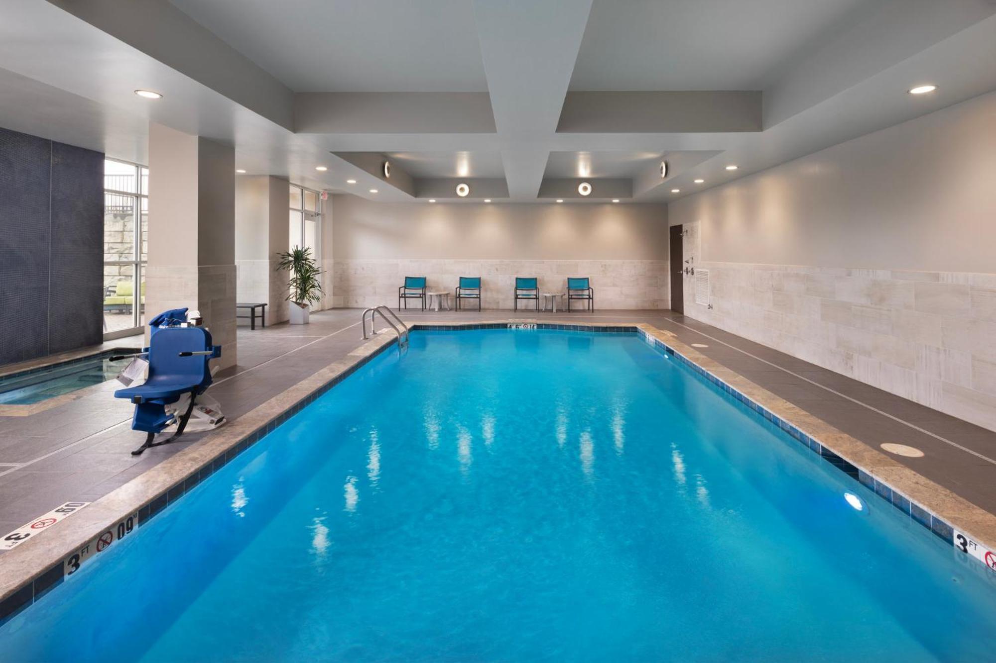 Holiday Inn & Suites Arden - Asheville Airport By Ihg Eksteriør billede